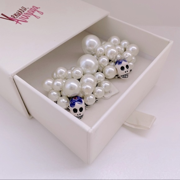 Venessa Arizaga Walking On Pearls Shoe Jewelry - Picture 1 of 5